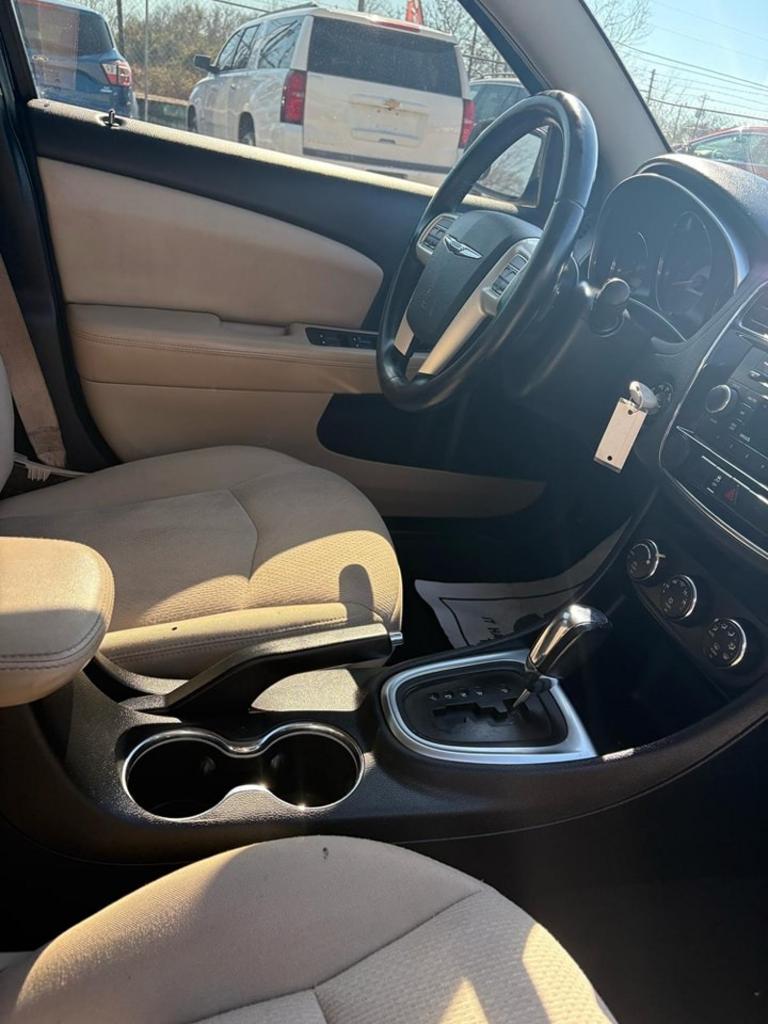 2015 Chrysler 200  photo