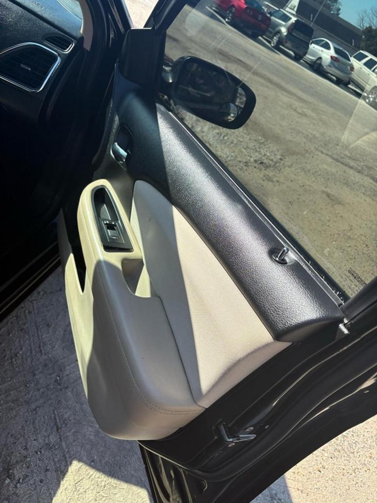 2015 Chrysler 200  photo