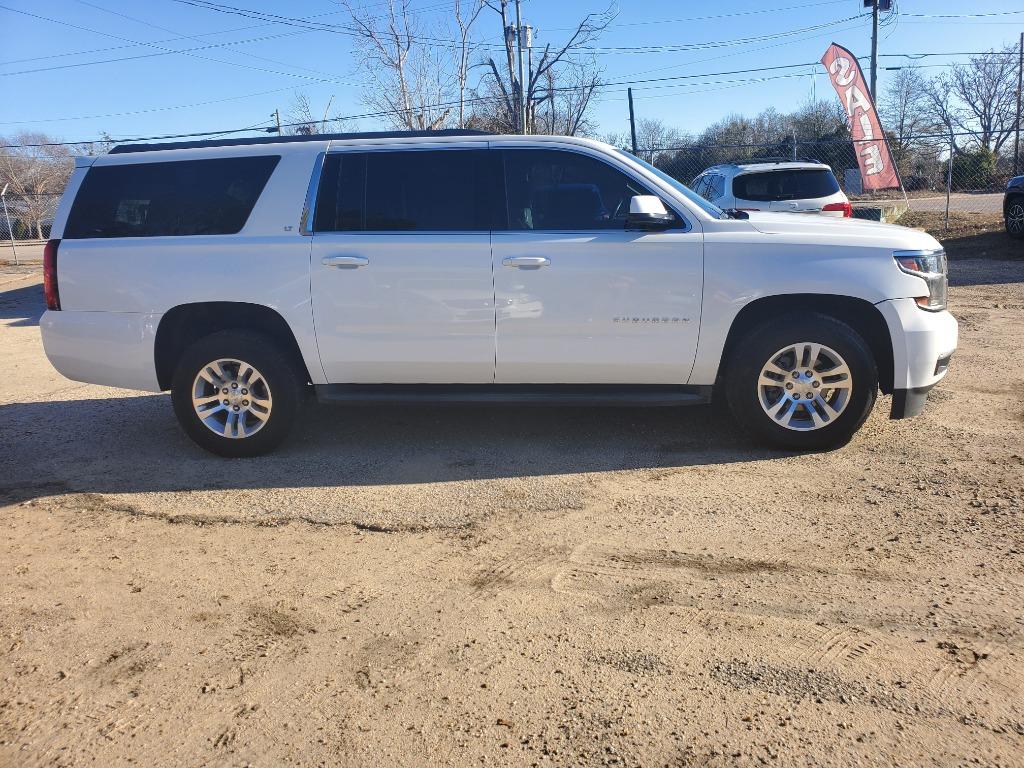 2017 Chevrolet Suburban 1500 LT photo