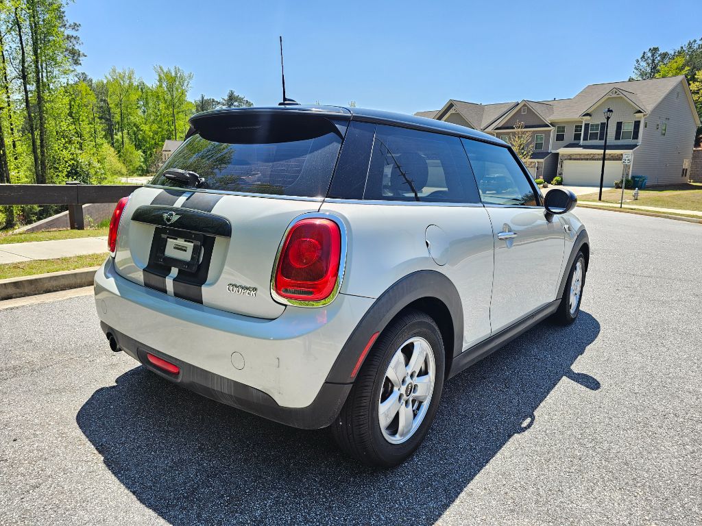 2016 MINI Cooper photo