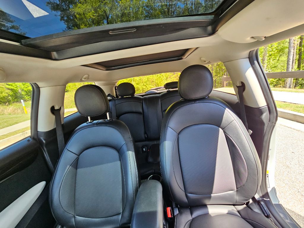 2016 MINI Cooper photo