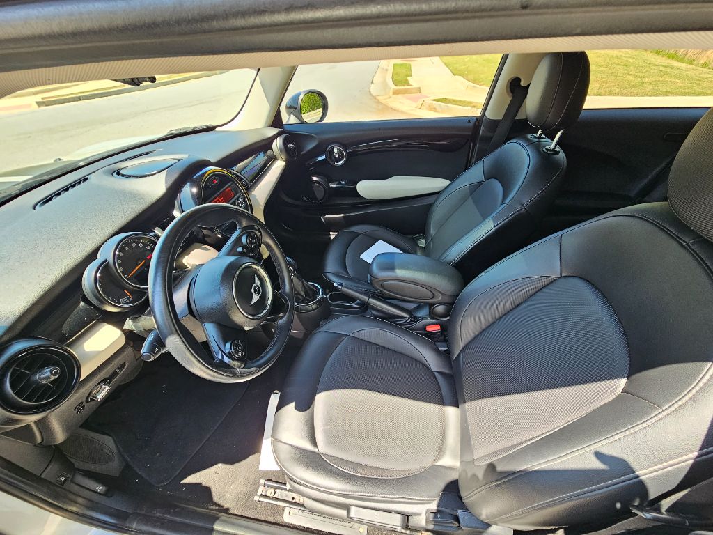 2016 MINI Cooper photo