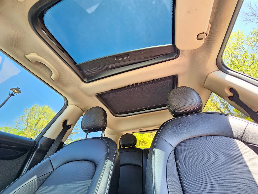 2016 MINI Cooper photo