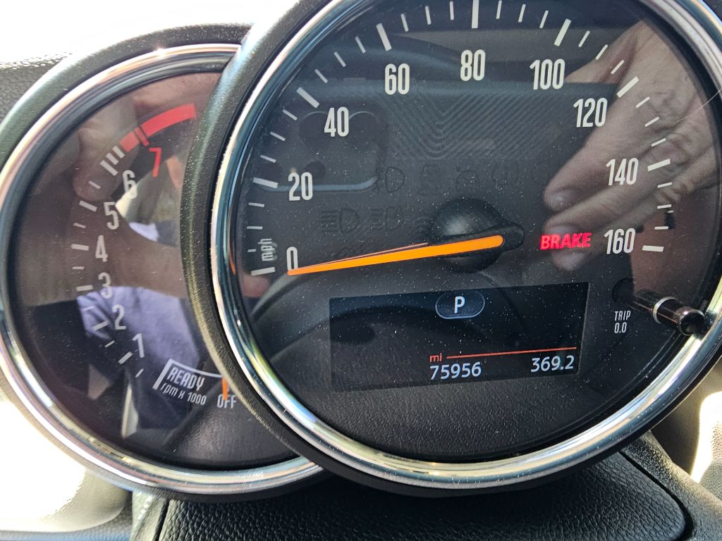 2016 MINI Cooper photo
