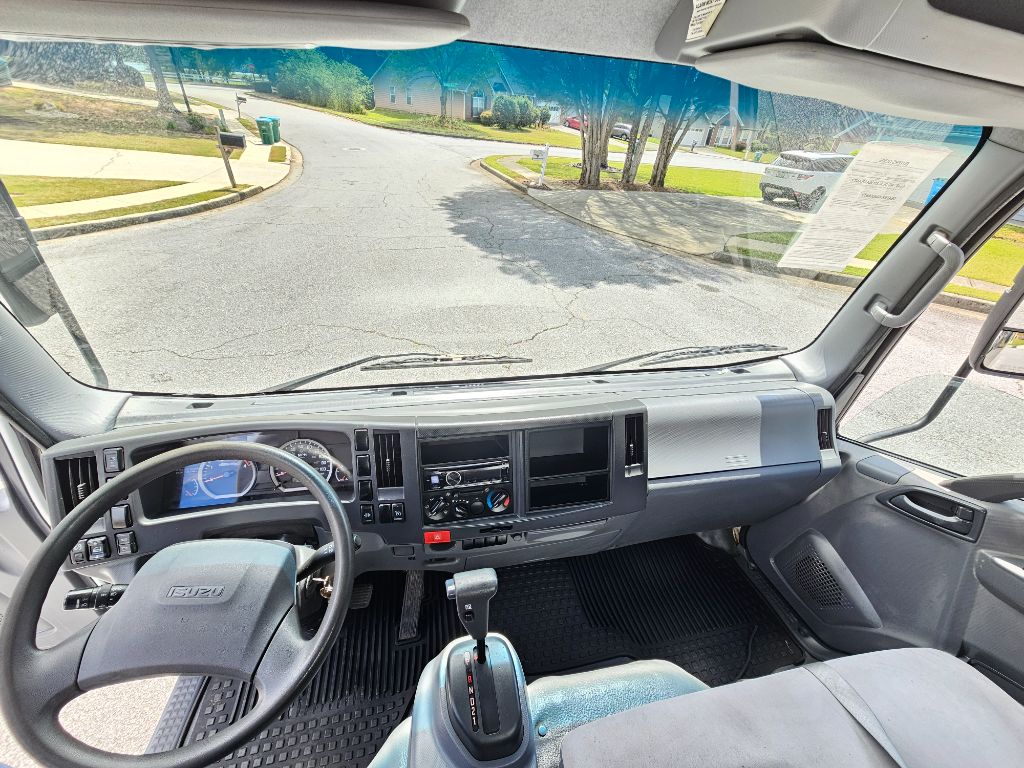 2018 Isuzu Nrr - $26,500