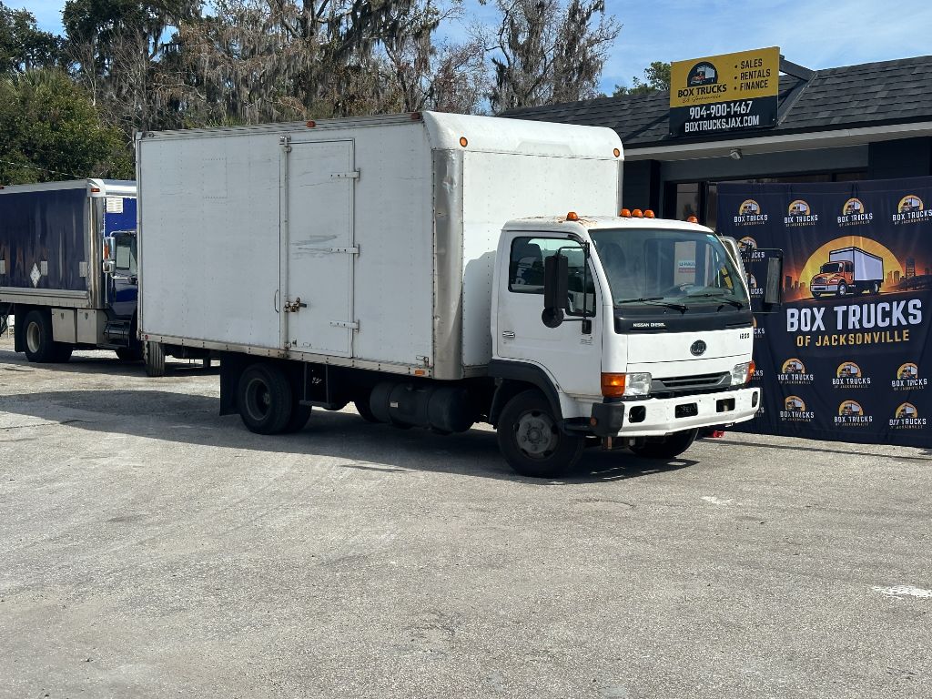2002 UD UD1200 - $7,900