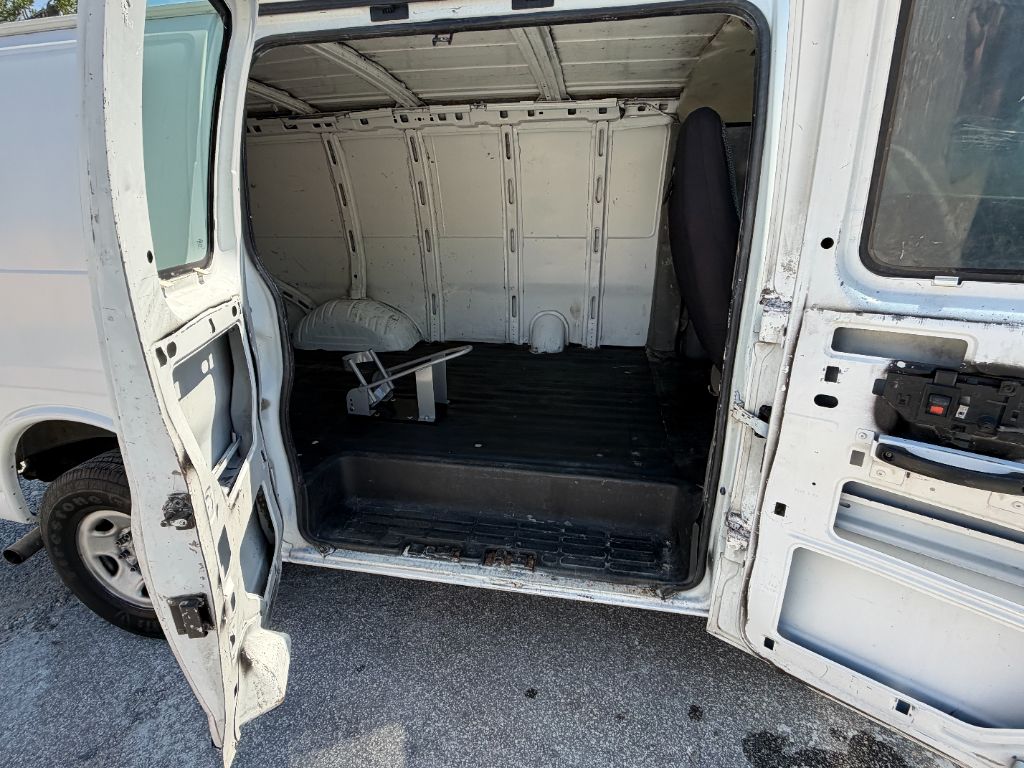 2009 Chevrolet Express - $5,900