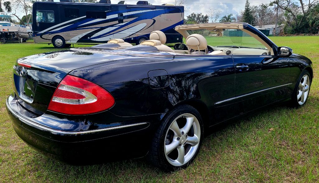 2005 Mercedes-Benz CLK-Class CLK320 photo