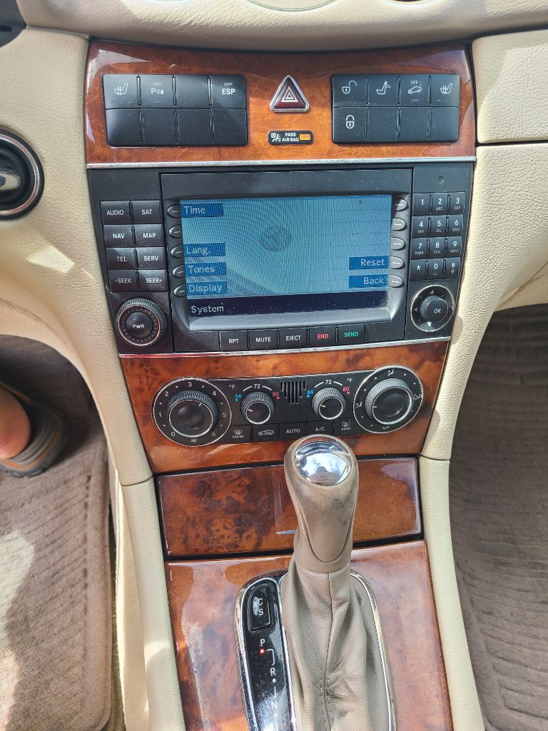 2005 Mercedes-Benz CLK-Class CLK320 photo