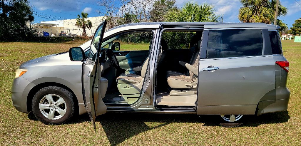 2013 Nissan Quest 3.5 S photo