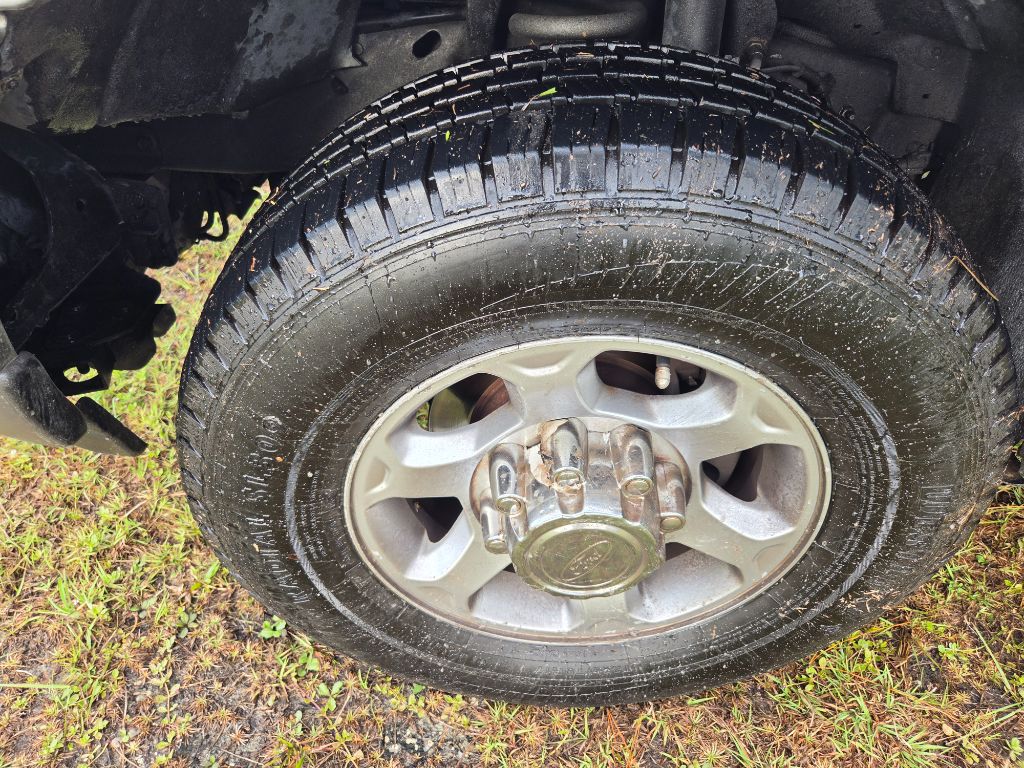 2001 Ford F250 - $9,990