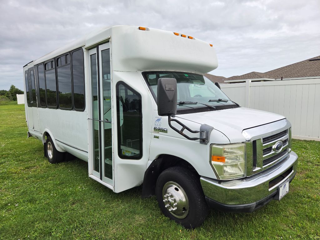 2012 Ford E-350 - $8,990
