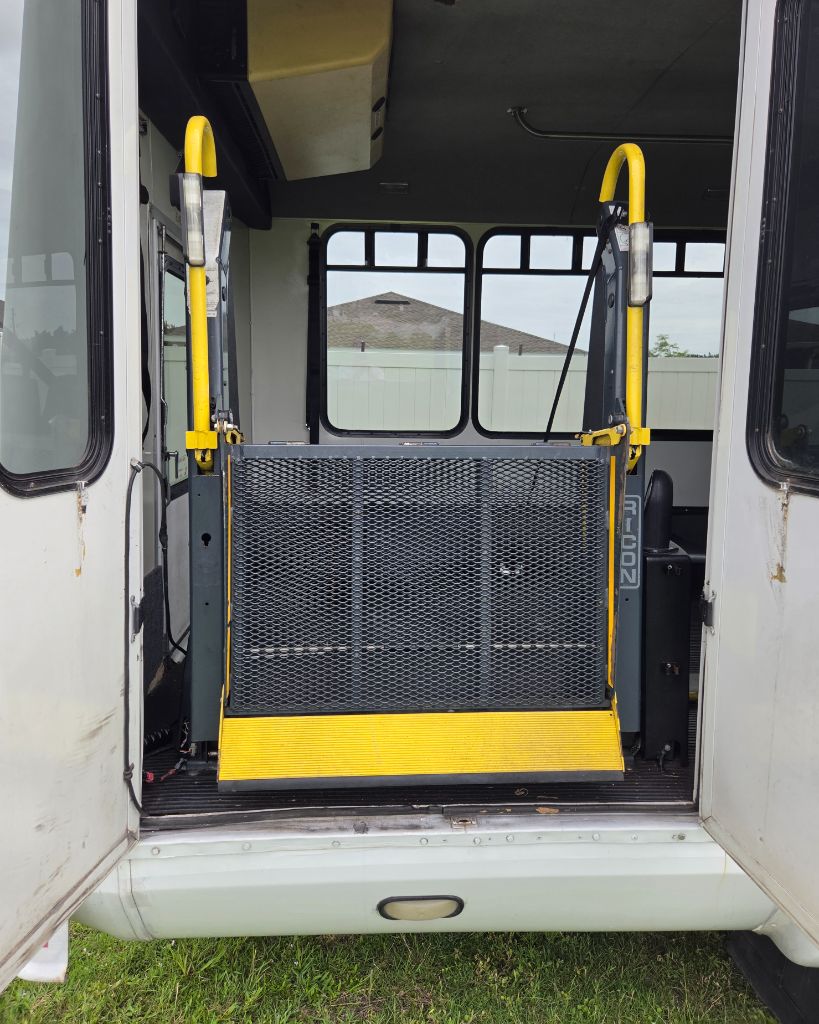 2012 Ford E-350 - $8,990