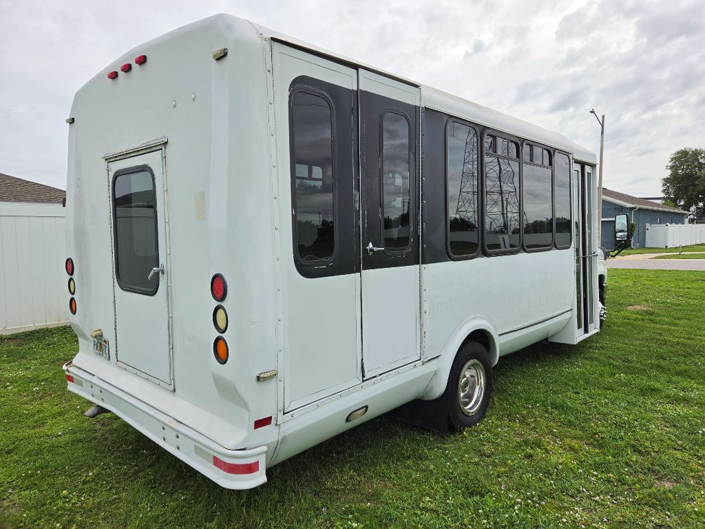 2012 Ford E-350 - $8,990