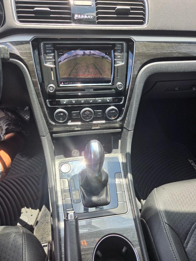 2018 Volkswagen Passat - $7,990