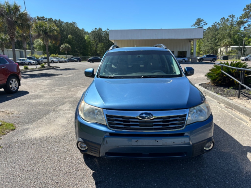2010 Subaru Forester 2.5X Limited photo