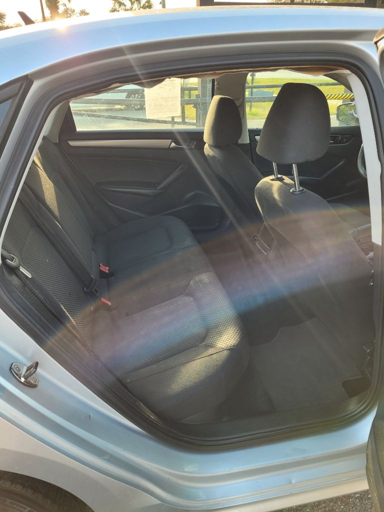 2013 Volkswagen Passat S PZEV photo