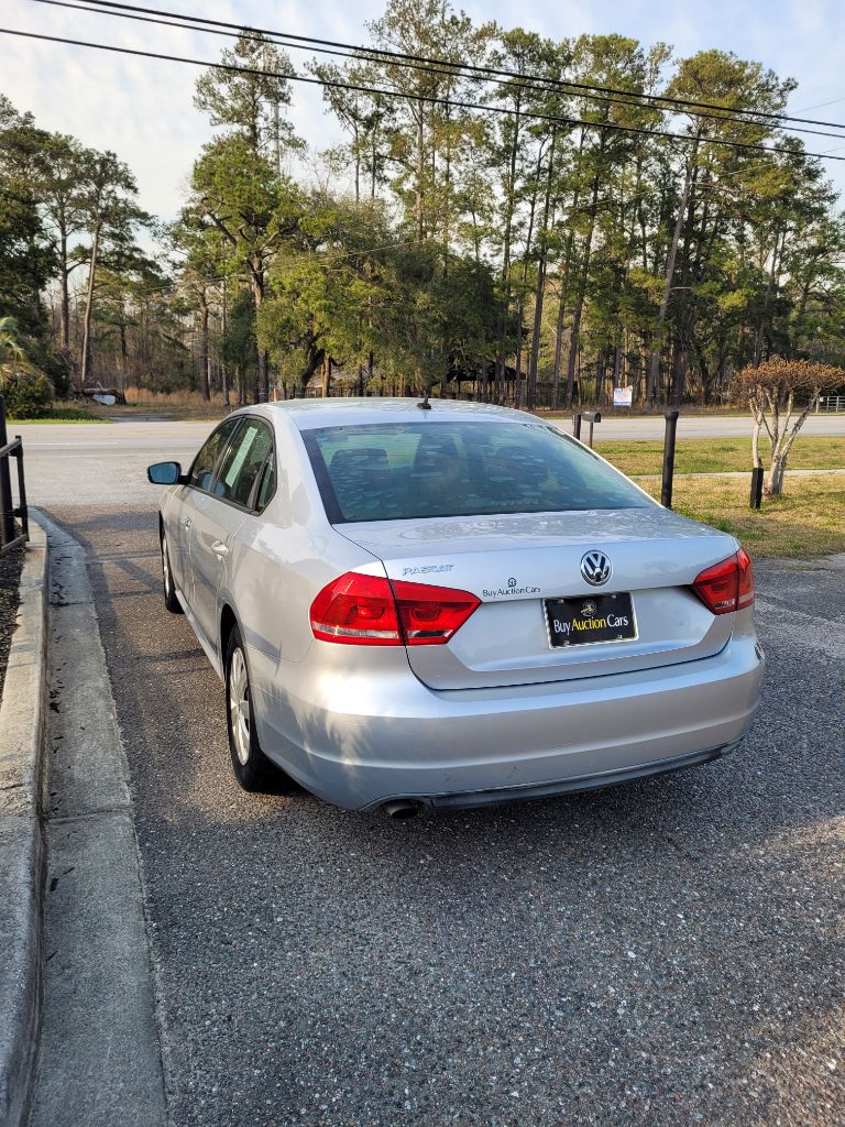 2013 Volkswagen Passat S PZEV photo