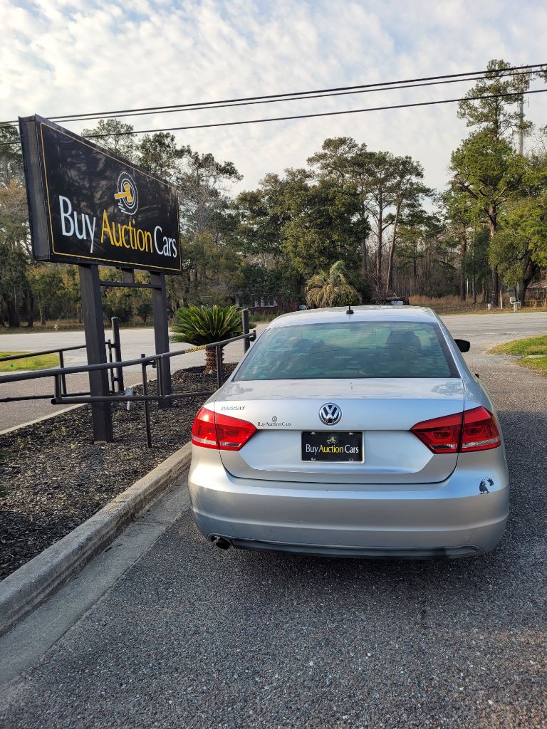 2013 Volkswagen Passat S PZEV photo