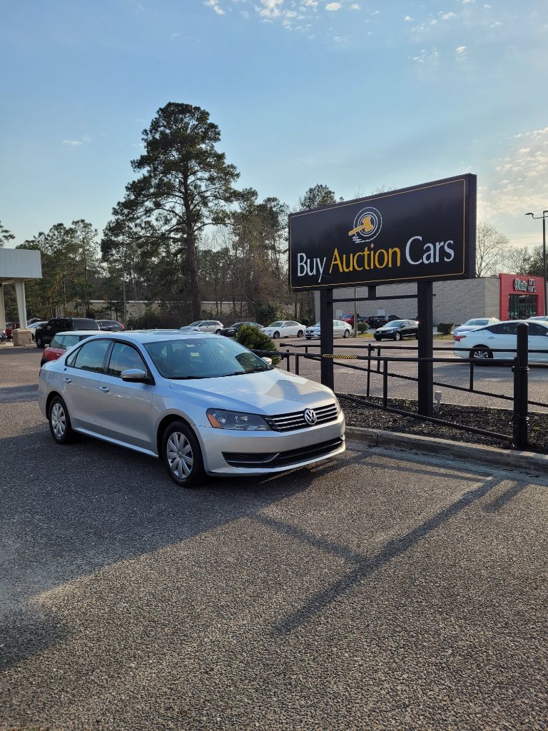 2013 Volkswagen Passat S PZEV photo