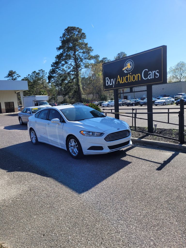 2016 Ford Fusion SE photo