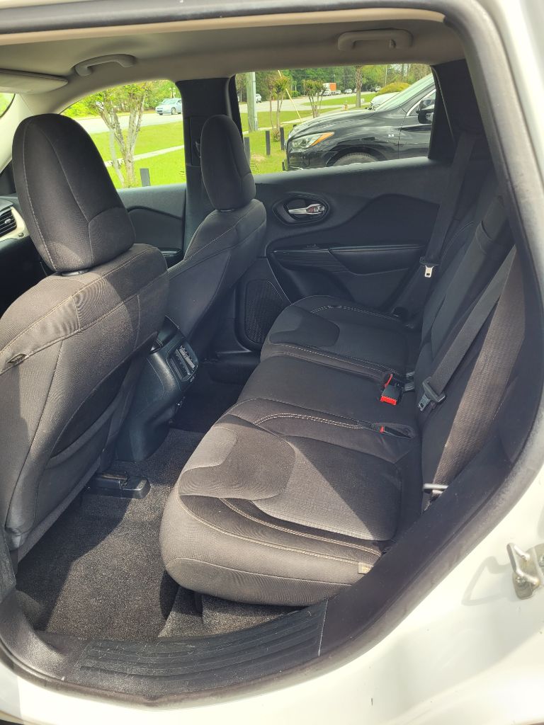 2015 Jeep Cherokee Latitude photo