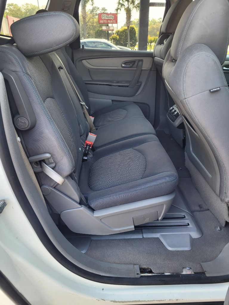 2015 Chevrolet Traverse LT photo
