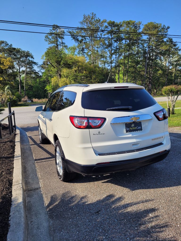 2015 Chevrolet Traverse LT photo