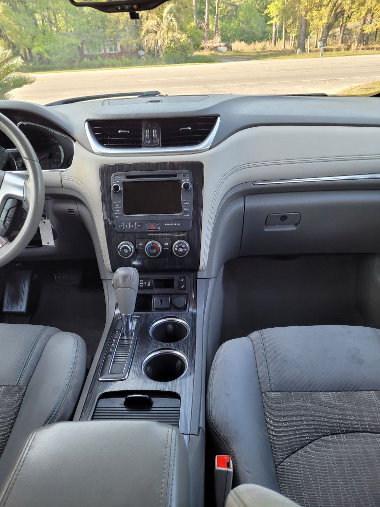 2015 Chevrolet Traverse LT photo