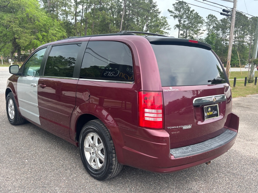 2008 Chrysler Town & Country Touring photo