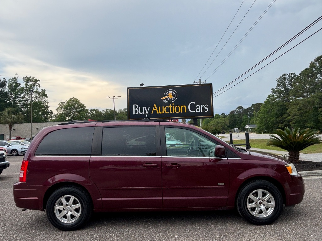 2008 Chrysler Town & Country Touring photo