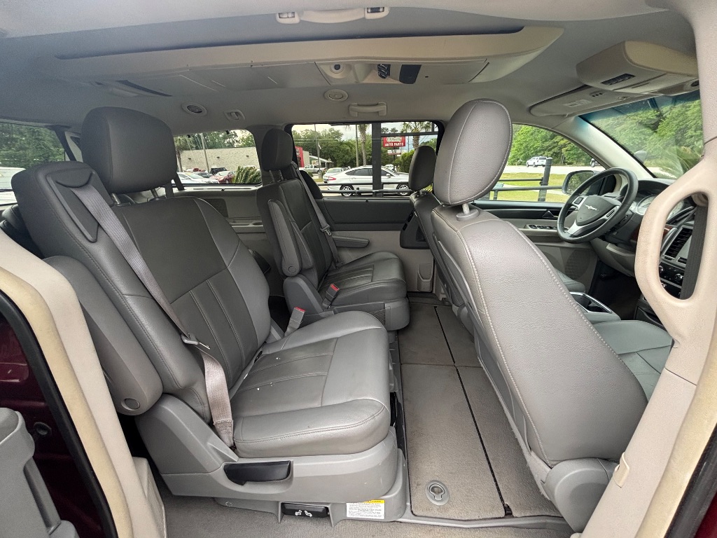 2008 Chrysler Town & Country Touring photo