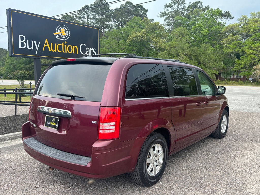 2008 Chrysler Town & Country Touring photo