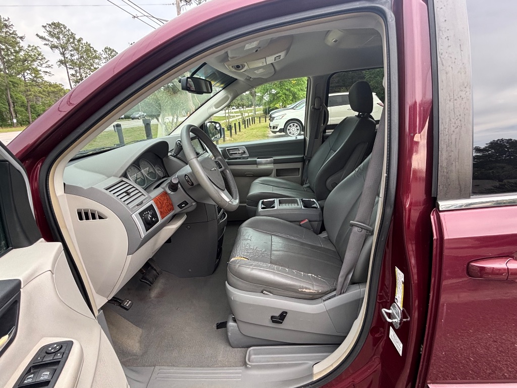 2008 Chrysler Town & Country Touring photo