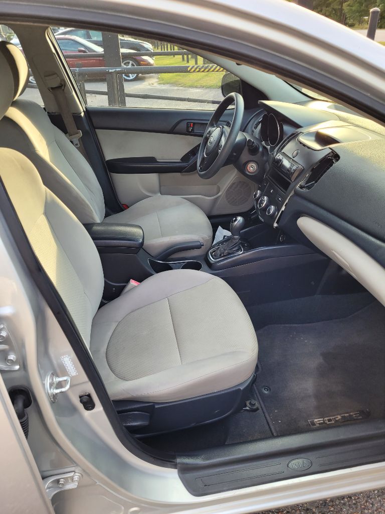 2011 Kia Forte EX photo