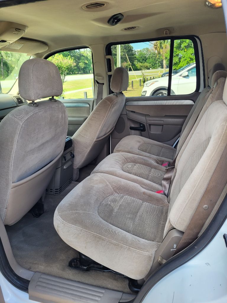 2004 Ford Explorer XLT photo