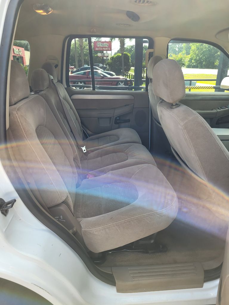 2004 Ford Explorer XLT photo