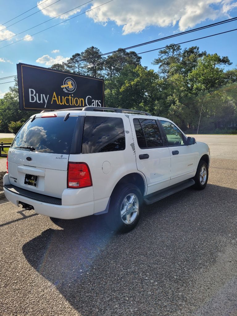2004 Ford Explorer XLT photo