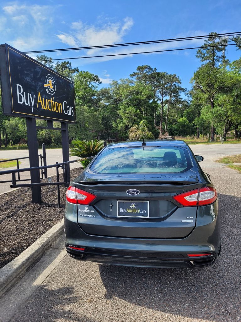 2016 Ford Fusion SE photo