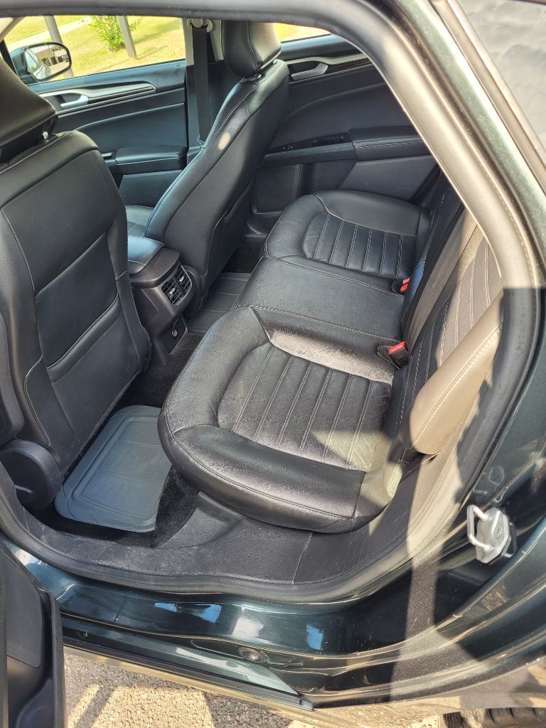 2016 Ford Fusion SE photo