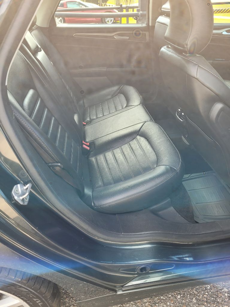 2016 Ford Fusion SE photo