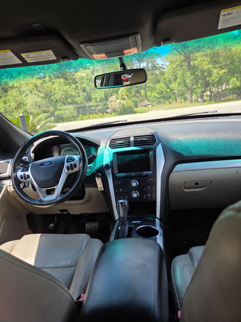 2013 Ford Explorer XLT photo