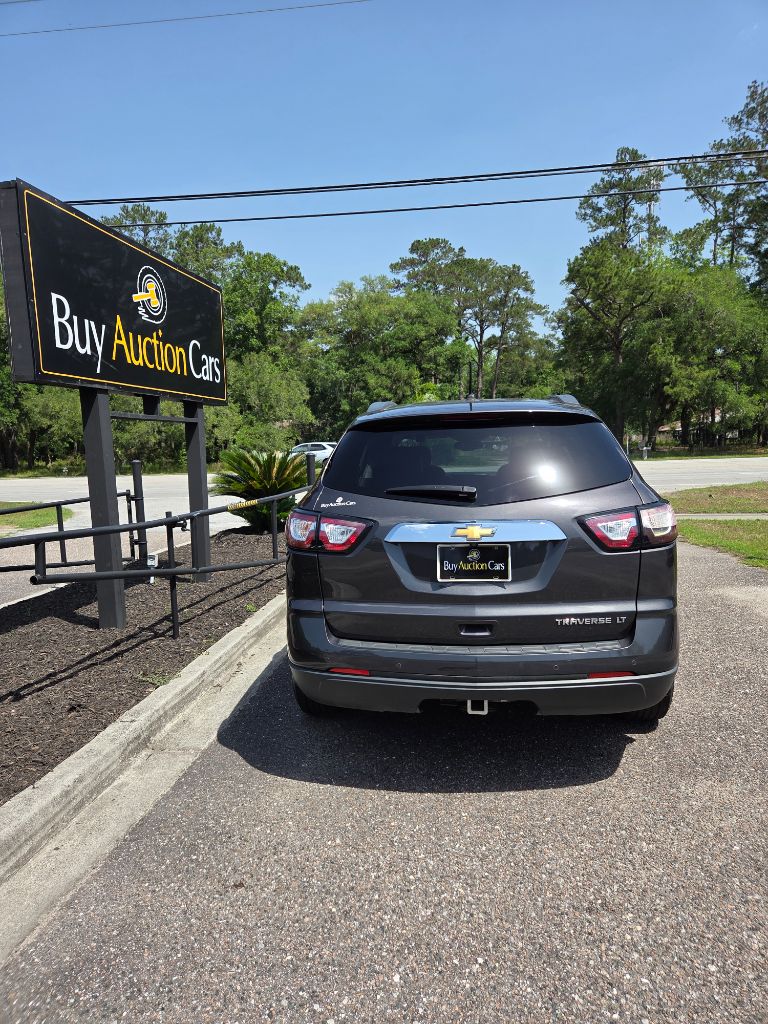 2014 Chevrolet Traverse LT photo