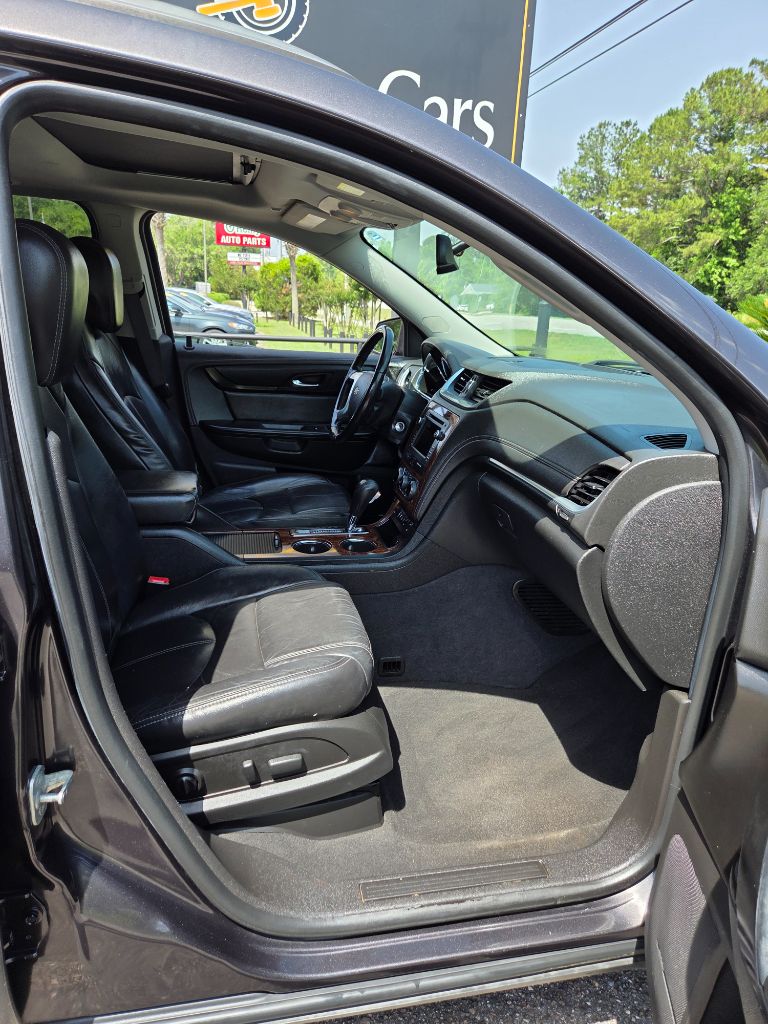 2014 Chevrolet Traverse LT photo