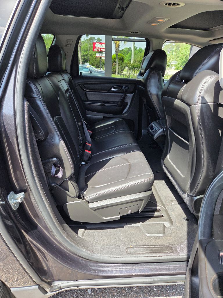 2014 Chevrolet Traverse LT photo