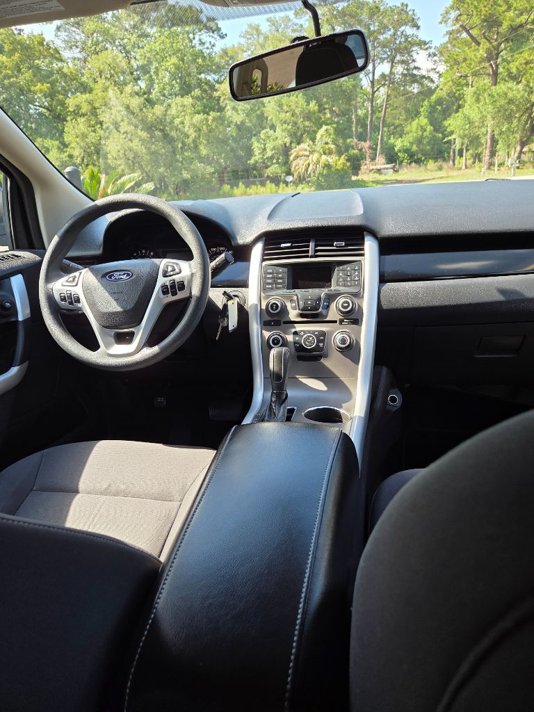 2011 Ford Edge SE photo
