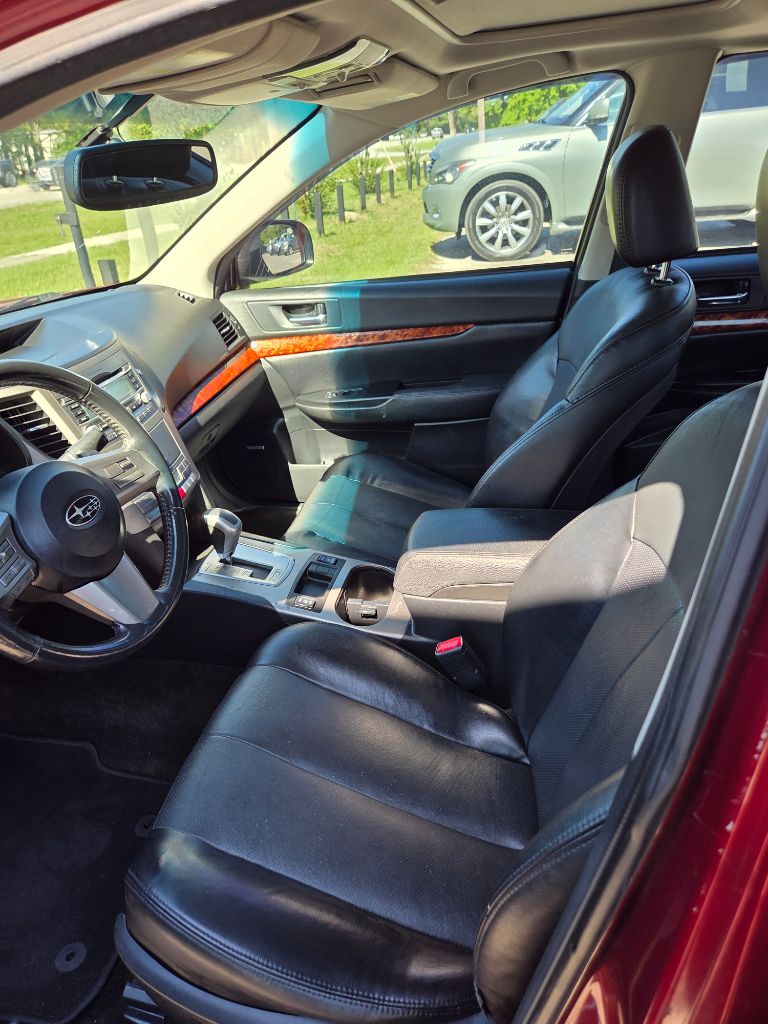 2011 Subaru Legacy 2.5i Limited photo