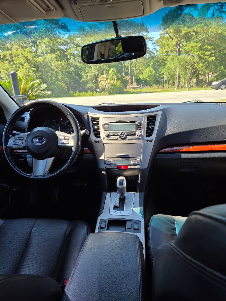 2011 Subaru Legacy 2.5i Limited photo
