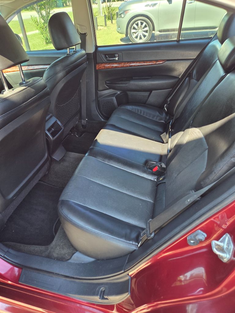 2011 Subaru Legacy 2.5i Limited photo