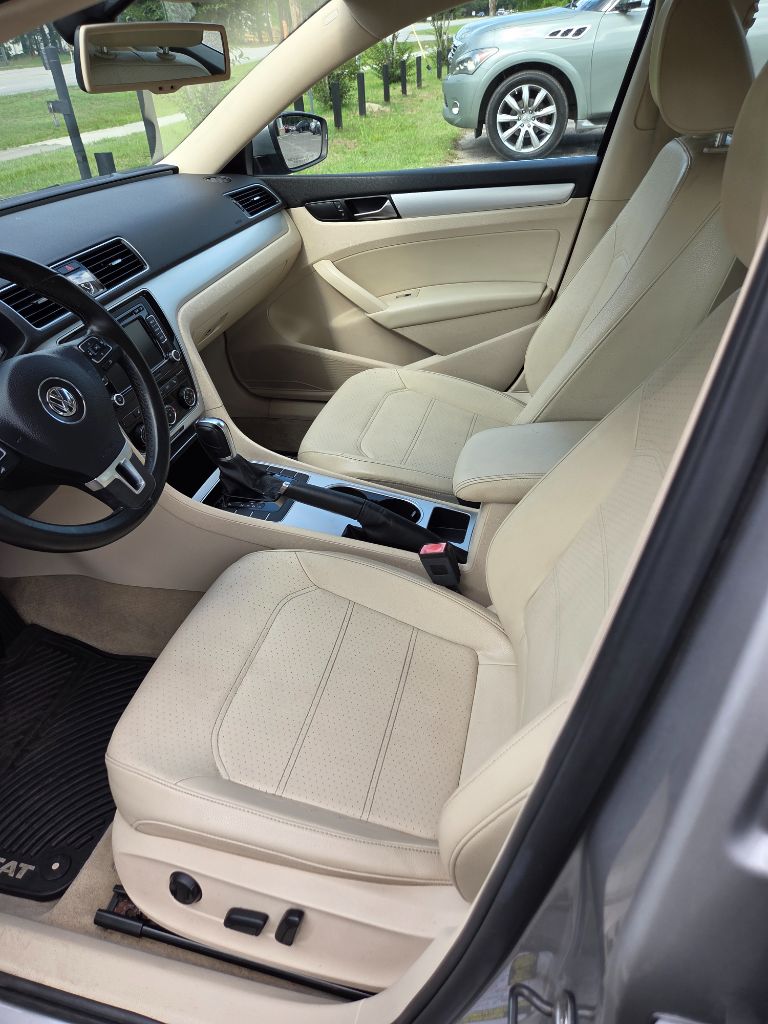 2013 Volkswagen Passat TDI SE photo